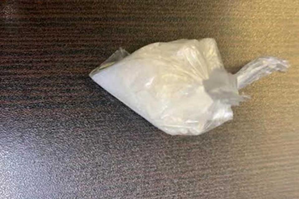 Asegura PGJE a una mujer en posesión de “cristal” en La Paz Asegura PGJE a una mujer en posesión de “cristal” en La Paz