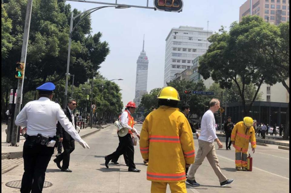 Alarma sismo magnitud 5.7 a habitantes de la Ciudad de México Alarma sismo magnitud 5.7 a habitantes de la Ciudad de México