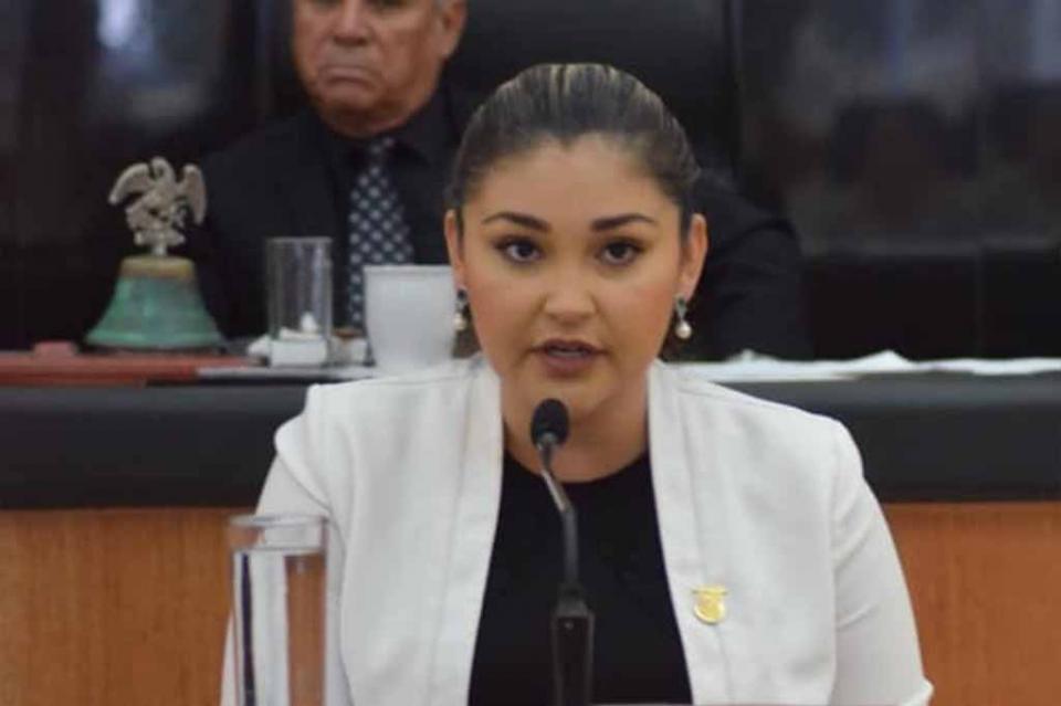 Convoca la Diputada Lorenia Montaño ruiz a una cruzada estatal a favor de la lectura en BCS Convoca la Diputada Lorenia Montaño ruiz a una cruzada estatal a favor de la lectura en BCS