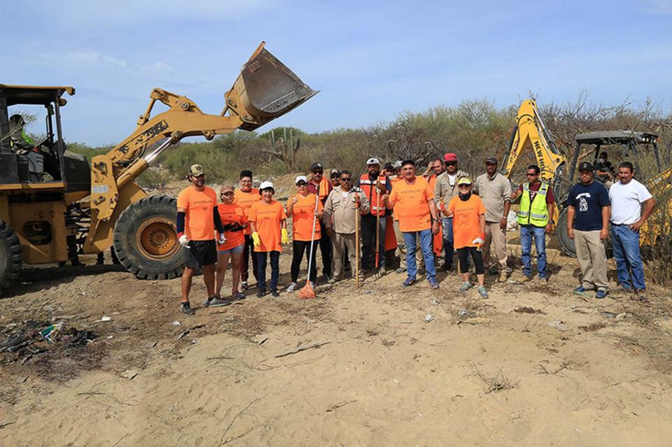En Los Cabos, Servicios Públicos se suma al #trashchallenge con limpieza de tiraderos clandestinos En Los Cabos, Servicios Públicos se suma al #trashchallenge con limpieza de tiraderos clandestinos