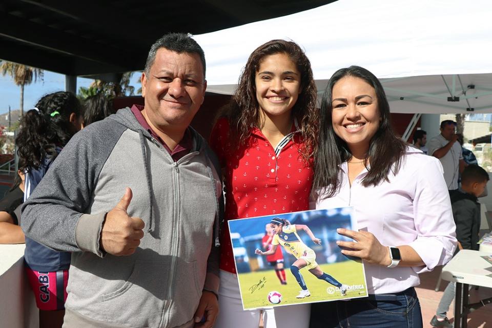 INDEM y futbolista profesional Daniela Espinosa apoyan una noble causa INDEM y futbolista profesional Daniela Espinosa apoyan una noble causa
