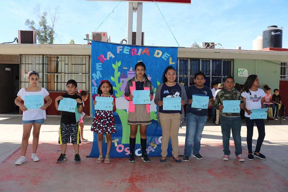 Realiza Escuela González Bocanegra primera Feria del Libro Realiza Escuela González Bocanegra primera Feria del Libro