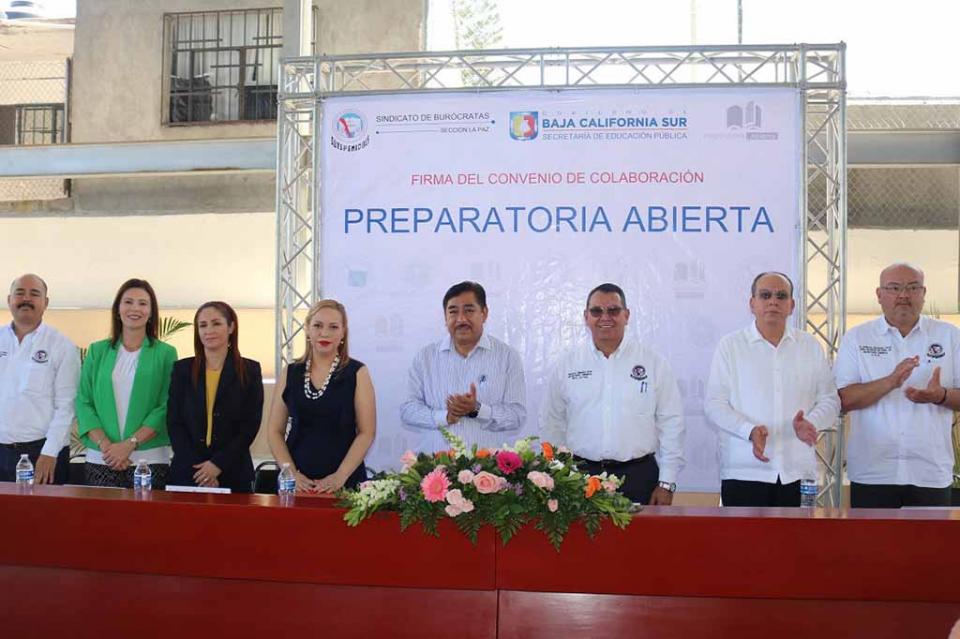 Firman convenio de colaboración preparatoria abierta de SEP y sindicato de burócratas Firman convenio de colaboración preparatoria abierta de SEP y sindicato de burócratas