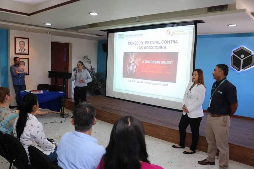 Recibe personal de SEP plática sobre daños causados por el Tabaco Recibe personal de SEP plática sobre daños causados por el Tabaco