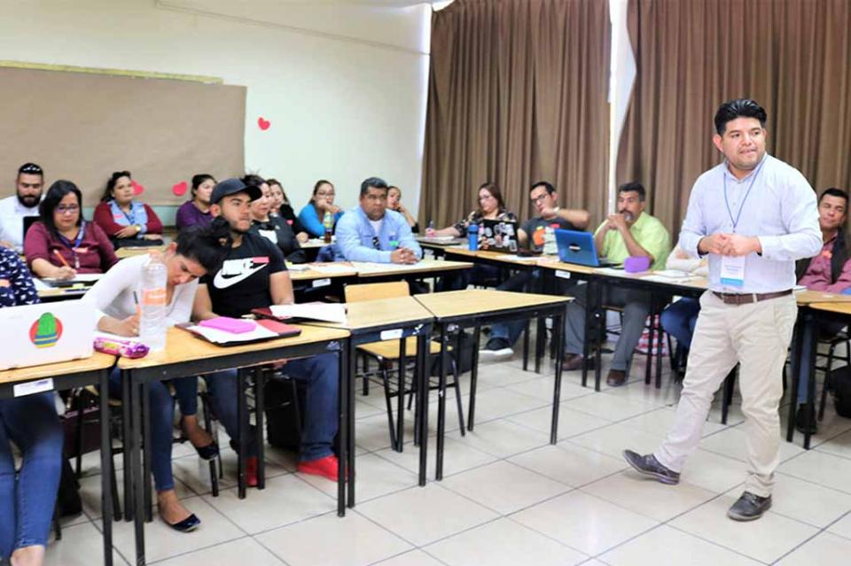 Más de 2 mil docentes de BCS fortalecen sus estrategias de enseñanzas Más de 2 mil docentes de BCS fortalecen sus estrategias de enseñanzas