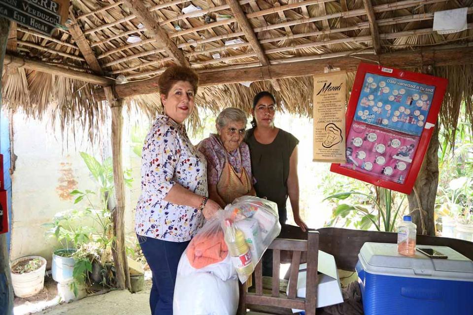 En atención a los adultos mayores y personas con discapacidad brinda apoyos SMDIF Los Cabos En atención a los adultos mayores y personas con discapacidad brinda apoyos SMDIF Los Cabos