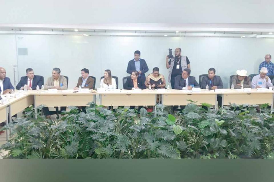 Productivo encuentro del CCC, empresarios de pesca deportiva y ribereña y AHLC con diputados federales del estado de Veracruz Productivo encuentro del CCC, empresarios de pesca deportiva y ribereña y AHLC con diputados federales del estado de Veracruz