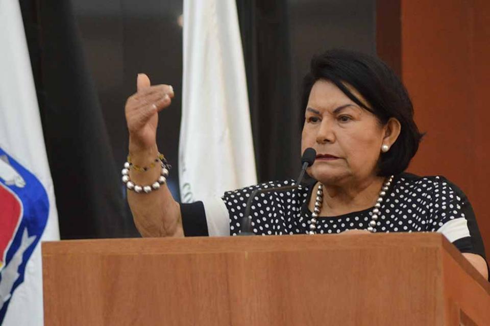Exige Dip. Soledad Saldaña que SCT repare cercos de la carretera al norte para evitar la presencia de ganado Exige Dip. Soledad Saldaña que SCT repare cercos de la carretera al norte para evitar la presencia de ganado
