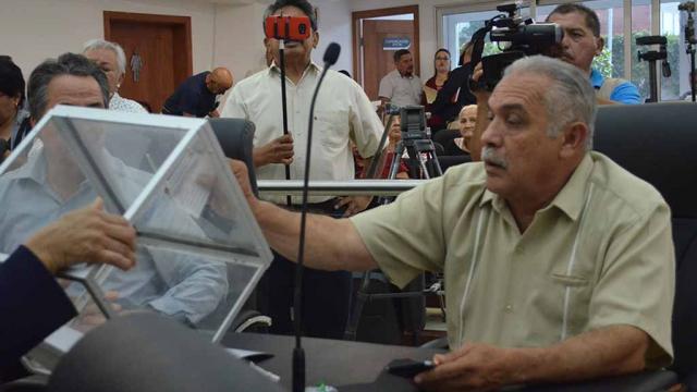 No hay acuerdo para elegir al Presidente de la Comisión Estatal de Derechos Humanos No hay acuerdo para elegir al Presidente de la Comisión Estatal de Derechos Humanos