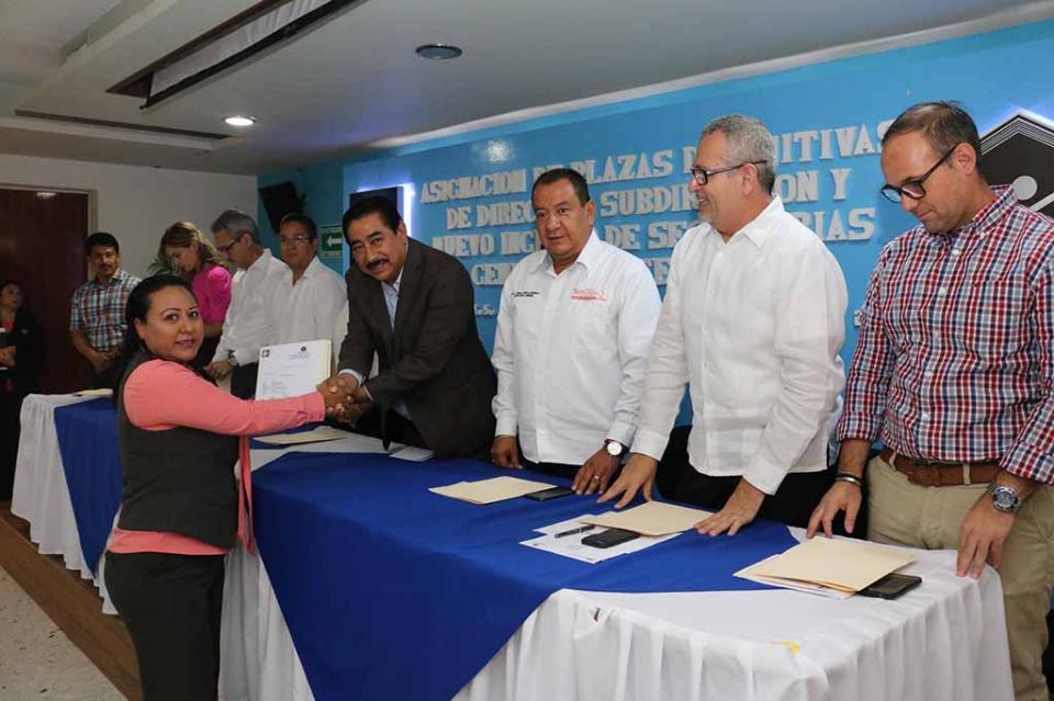 BCS ejemplo nacional en entrega transparente y oportuna de plazas de nivel básico BCS ejemplo nacional en entrega transparente y oportuna de plazas de nivel básico