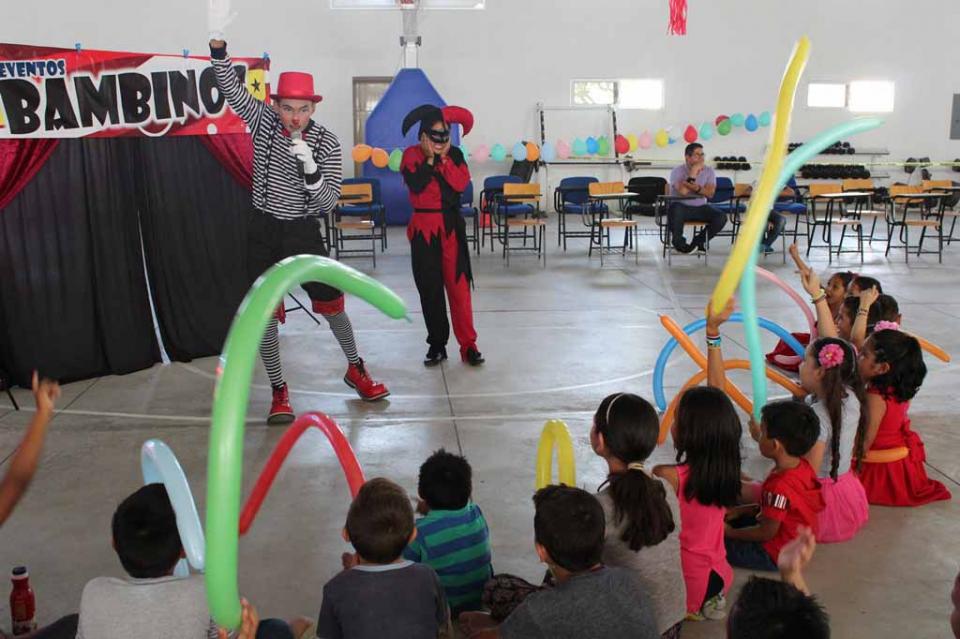 Festejan a hijos de policías por el Día del Niño Festejan a hijos de policías por el Día del Niño