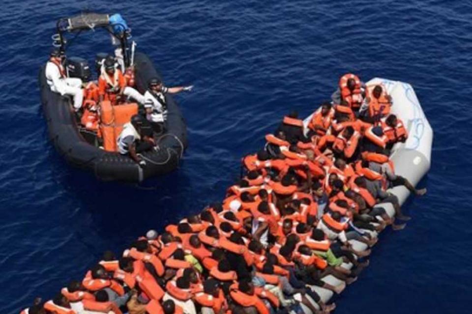 Libia rescata 92 inmigrantes en aguas el Mediterráneo Libia rescata 92 inmigrantes en aguas el Mediterráneo