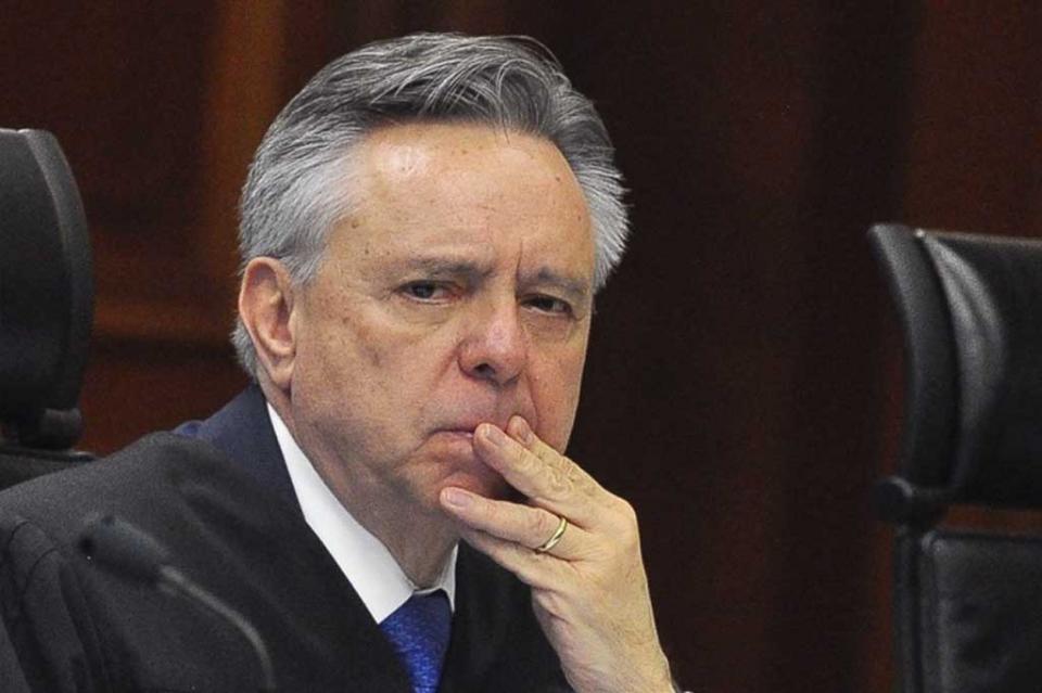 Reino Unido detecta transferencias millonarias al ministro Medina Mora Reino Unido detecta transferencias millonarias al ministro Medina Mora