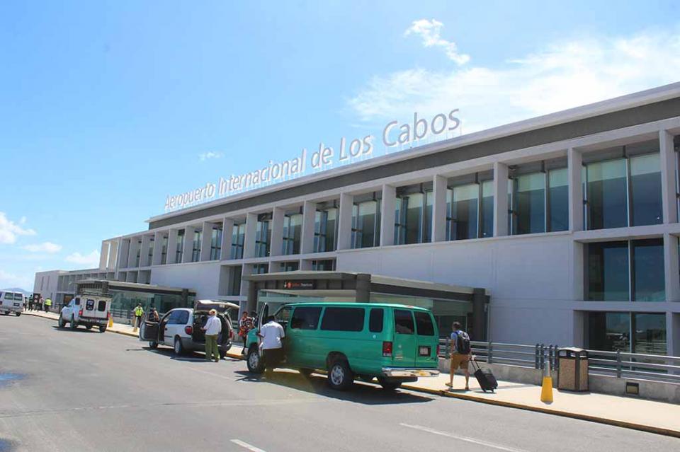 Va por buen camino negociación con autoridades para garantizar futura reserva del Aeropuerto de Los Cabos: Eduardo Sánchez Navarro Va por buen camino negociación con autoridades para garantizar futura reserva del Aeropuerto de Los Cabos: Eduardo Sánchez Navarro