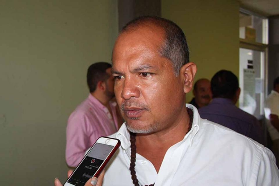 Urgente que apliquen también en Los Cabos y La Paz sanciones a gasolineras que no den litros completos: Carlos Tinoco Urgente que apliquen también en Los Cabos y La Paz sanciones a gasolineras que no den litros completos: Carlos Tinoco