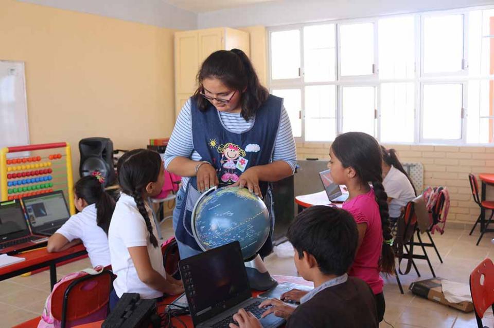 Docente de BCS participa en argentina en encuentro de escuelas multigrado Docente de BCS participa en argentina en encuentro de escuelas multigrado
