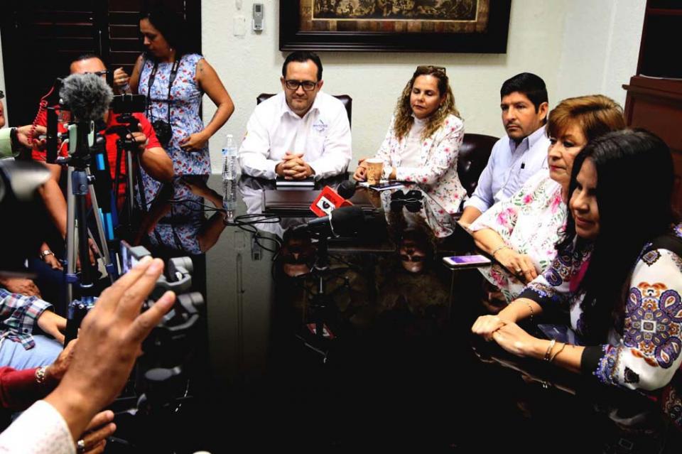 Este martes llegarán al municipio representantes del Gobierno Federal para supervisar zonas irregulares de Los Cabo Este martes llegarán al municipio representantes del Gobierno Federal para supervisar zonas irregulares de Los Cabo