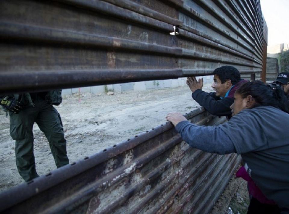 Instala INM 12 puntos en frontera sur, prevé deportar dos mil 500 al día Instala INM 12 puntos en frontera sur, prevé deportar dos mil 500 al día