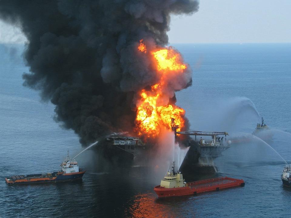 El petróleo se dispara tras ataques contra buques cisterna en el Golfo El petróleo se dispara tras ataques contra buques cisterna en el Golfo