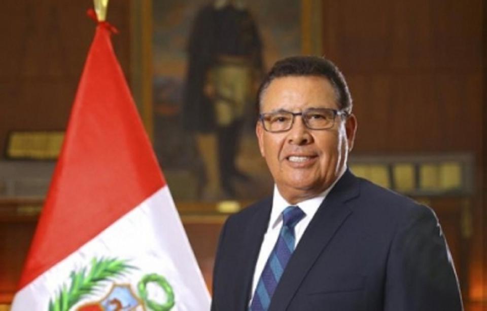 Muere ministro de Defensa de Perú víctima de paro cardíaco Muere ministro de Defensa de Perú víctima de paro cardíaco