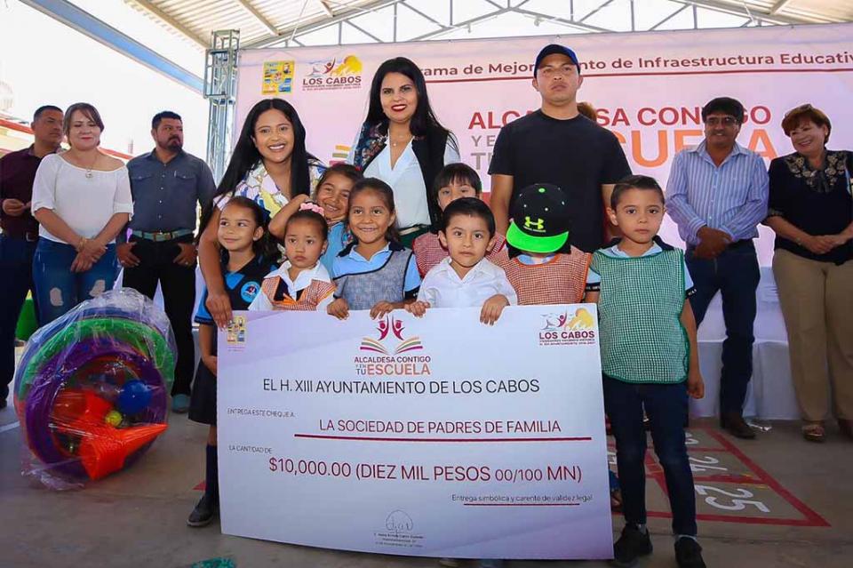 “Alcaldesa Contigo y en Tu Escuela” programa integral que ha beneficiado a más de mil 608 alumnos “Alcaldesa Contigo y en Tu Escuela” programa integral que ha beneficiado a más de mil 608 alumnos