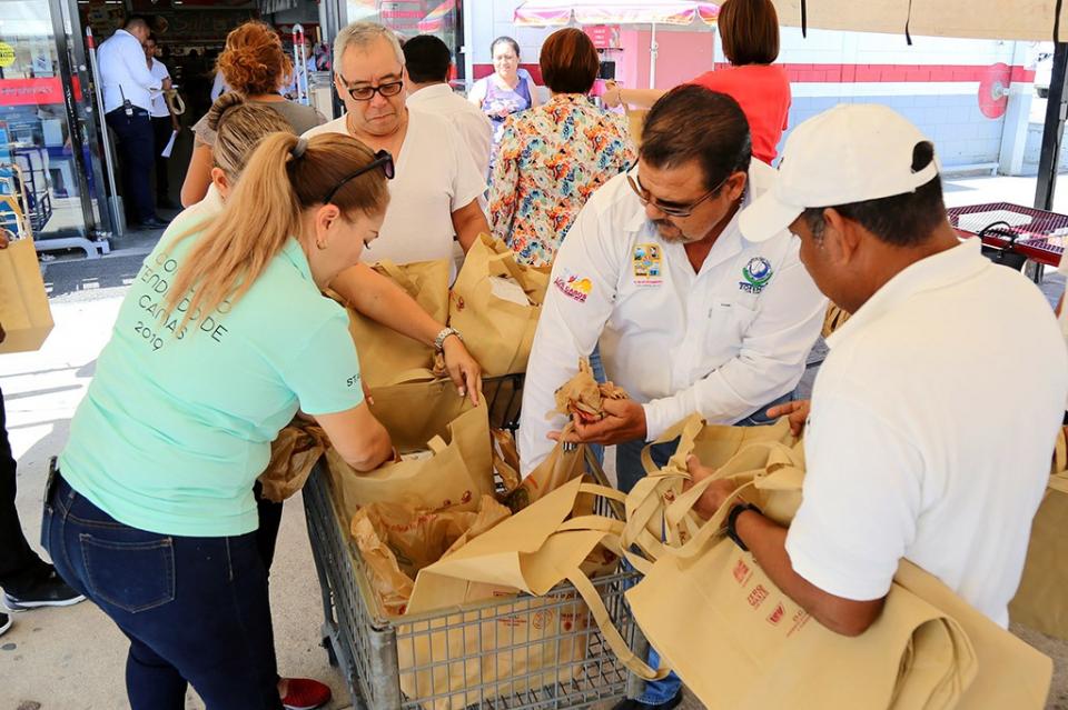 Entrega ZOFEMAT Los Cabos bolsas biodegradables resistentes para erradicar el uso del Plástico Entrega ZOFEMAT Los Cabos bolsas biodegradables resistentes para erradicar el uso del Plástico