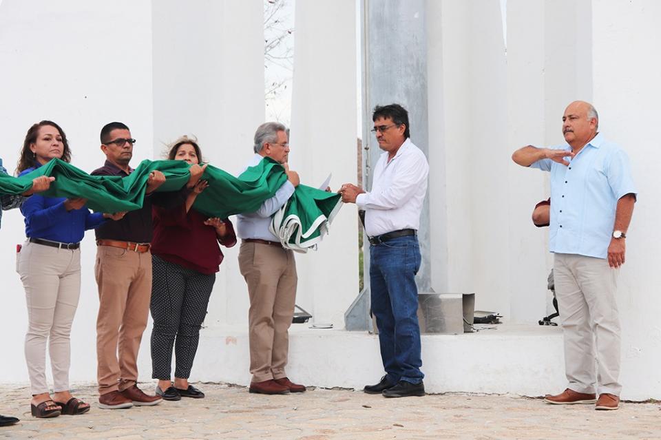 Se celebra Abanderamiento de servidores públicos y ciudadanía de Cabo San Lucas Se celebra Abanderamiento de servidores públicos y ciudadanía de Cabo San Lucas
