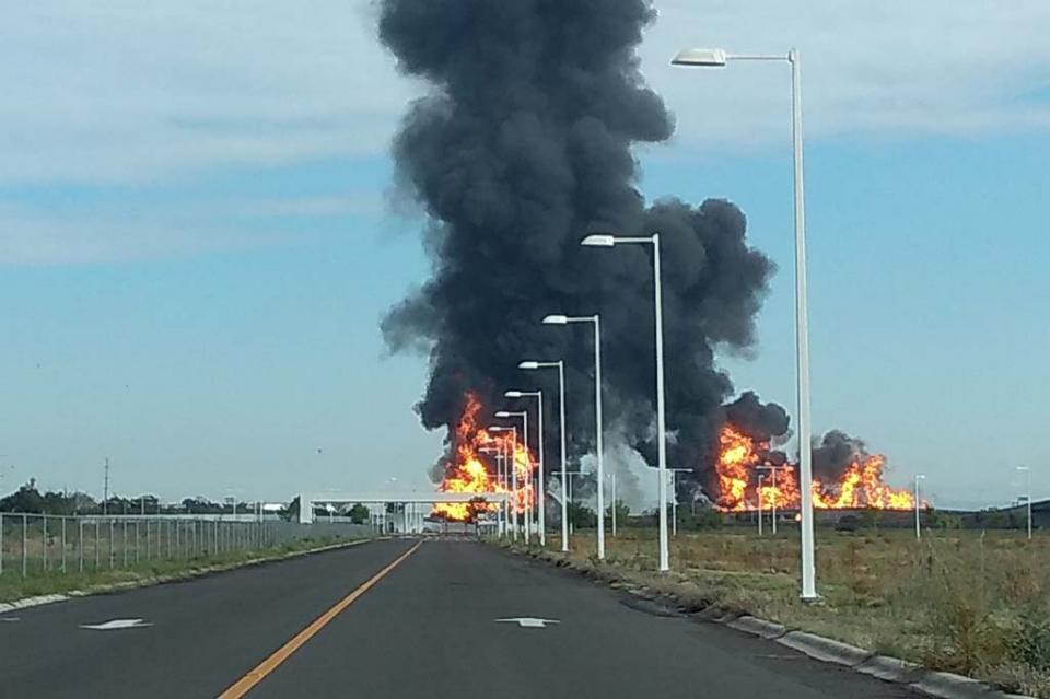 4573546834684 Explota ducto de Pemex en Celaya; reportan dos muertos