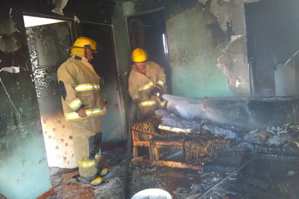 Se lanza mujer de tercer piso para escapar de incendio en Tabasco Se lanza mujer de tercer piso para escapar de incendio en Tabasco