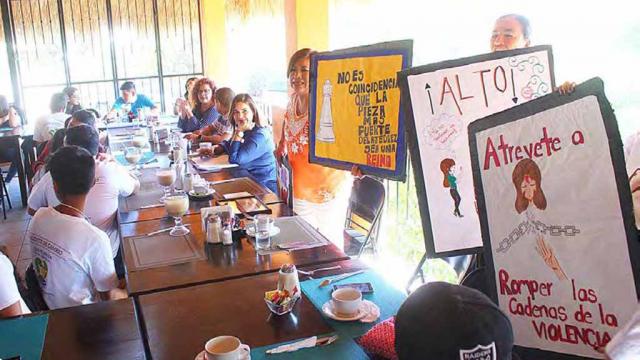 Promueven niños y jóvenes estudiantes respeto a los derechos humanos y la no violencia contra las mujeres Promueven niños y jóvenes estudiantes respeto a los derechos humanos y la no violencia contra las mujeres