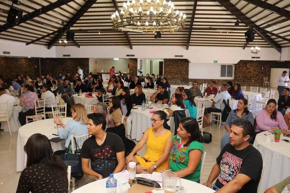 BCS líder nacional en capacitación de maestros de inglés BCS líder nacional en capacitación de maestros de inglés