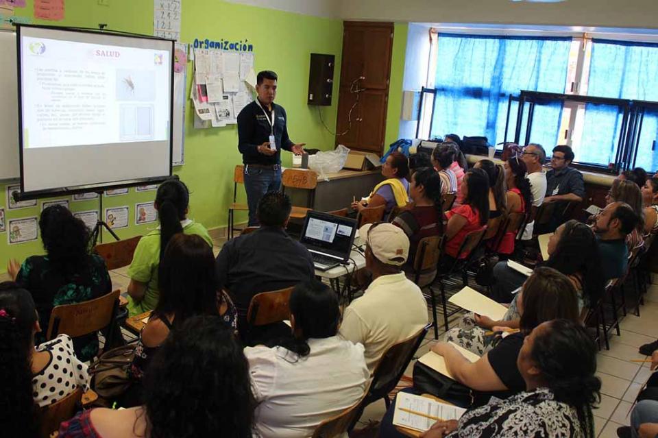 Capacita Salud a preparadores de alimentos de escuelas de Tiempo Completo Capacita Salud a preparadores de alimentos de escuelas de Tiempo Completo