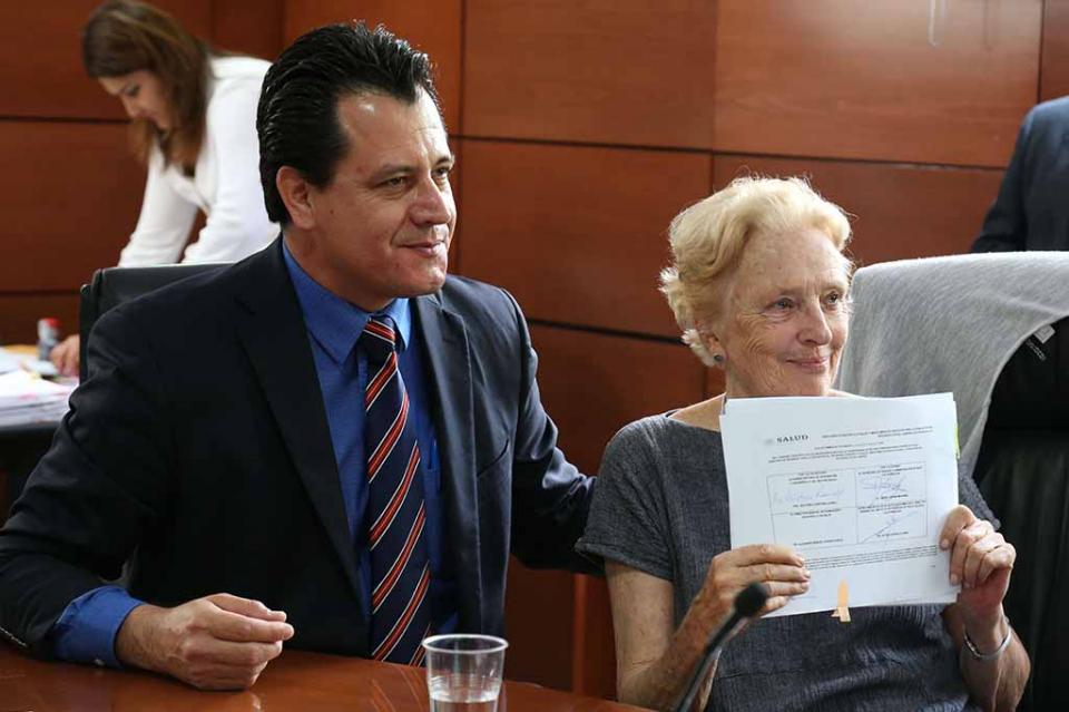 Salud estatal y federal firman convenio para atender a población sin seguridad social Salud estatal y federal firman convenio para atender a población sin seguridad social