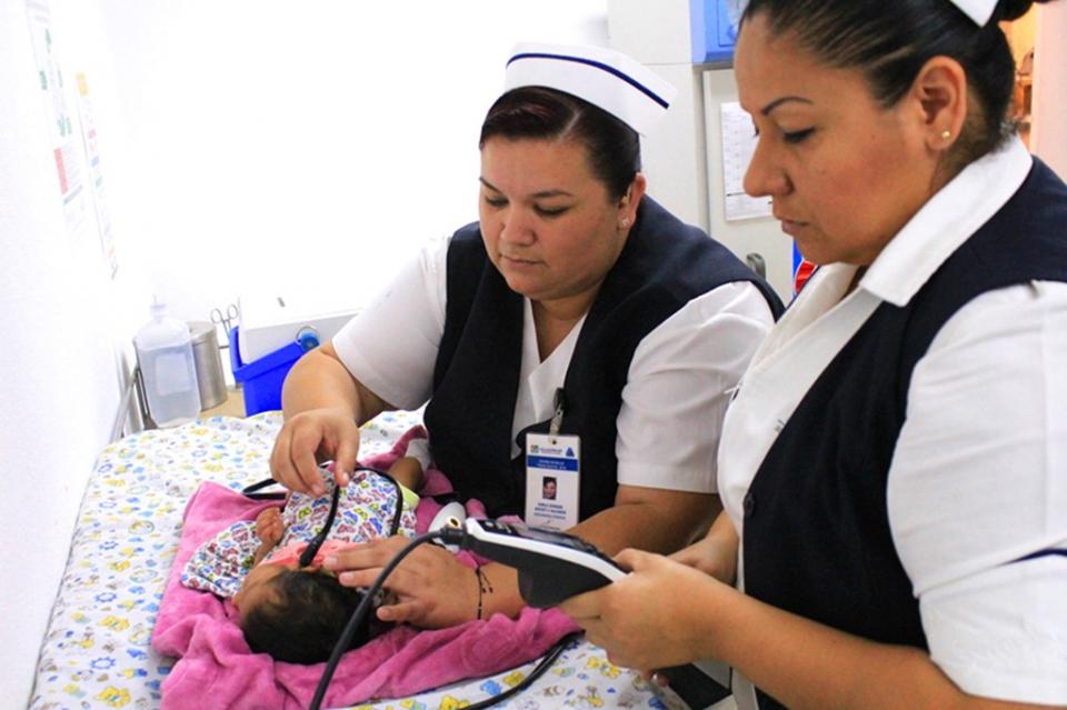 Con tamizaje auditivo neonatal fortalecen los servicios del Centro de Salud de Todos Santos Con tamizaje auditivo neonatal fortalecen los servicios del Centro de Salud de Todos Santos