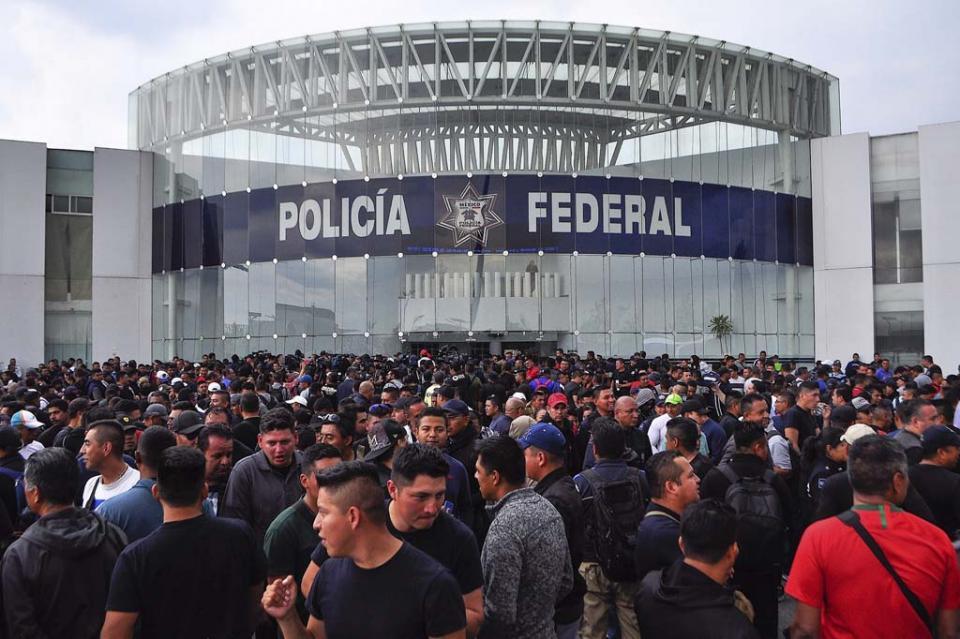 Sin acuerdos, cierran mesa de diálogo policías federales y autoridades Sin acuerdos, cierran mesa de diálogo policías federales y autoridades
