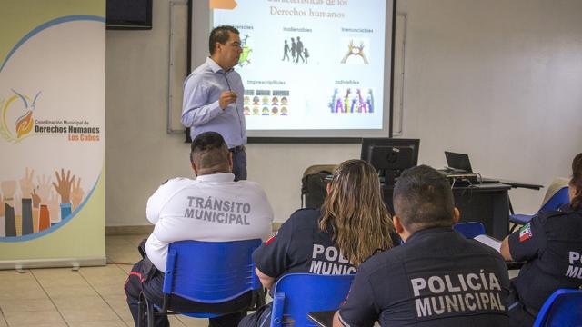 Gobierno Municipal capacitaa Policías en materia de respeto a los Derechos Humanos Gobierno Municipal capacita a Policías en materia de respeto a los Derechos Humanos