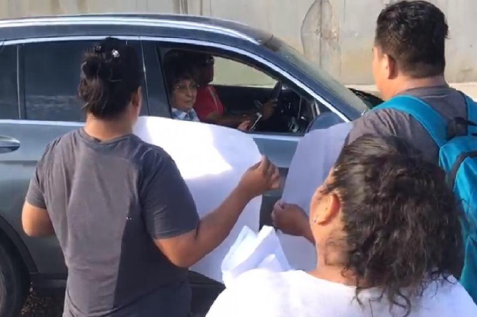 Aparatoso choque por alcance a la salida de CSL-SJC Lizbeth Jaimes Galindo Cabo San Lucas.- Hace unos minutos, se registró un aparatoso choque por alcance a la salida de esta ciudad, rumbo a San José del Cabo. Primeros reportes dan a conocer que el pe… Vecinos de Puerto Nuevo se manifiestan contra regidora del PRI Tabita Rodríguez