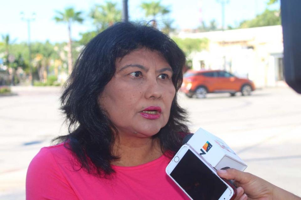 Cigarros electrónicos una moda en jóvenes que está afectando su salud señala directora de CIJ Alba Carrera Cigarros electrónicos una moda en jóvenes que está afectando su salud señala directora de CIJ Alba Carrera