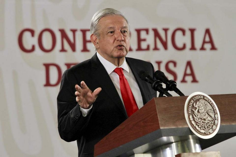 AMLO plantea que adultos mayores apoyen en difusión de la Cartilla Moral No hay que temer sobre falta de camas para pacientes Covid-19: AMLO