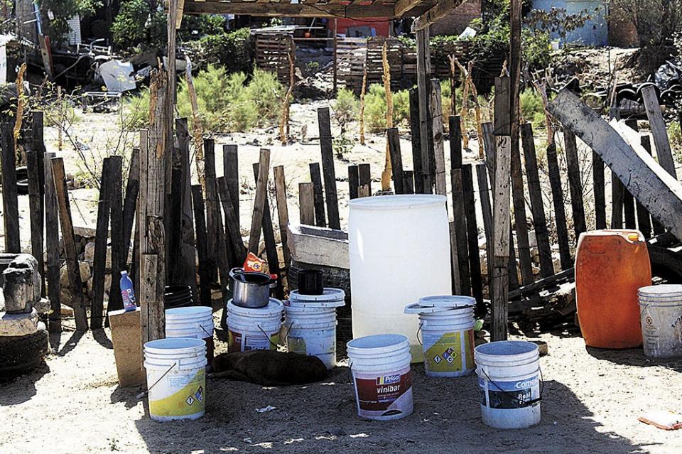 Tienen colonias más de tres semanas sin abasto agua “y ya no saben qué hacer” Tienen colonias más de tres semanas sin abasto agua “y ya no saben qué hacer”