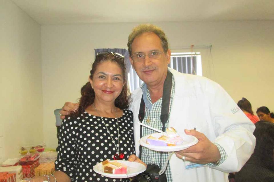 LUPITA Y EL DR. FLORES Festejo tradicional para niños del Capasits Cabo San Lucas