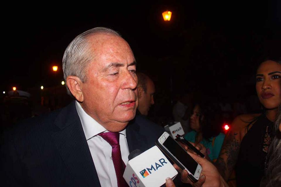 “Iniciativa de ley afectaría a un sector importante de los sudcalifornianos” Leonel Cota “Iniciativa de ley afectaría a un sector importante de los sudcalifornianos” Leonel Cota