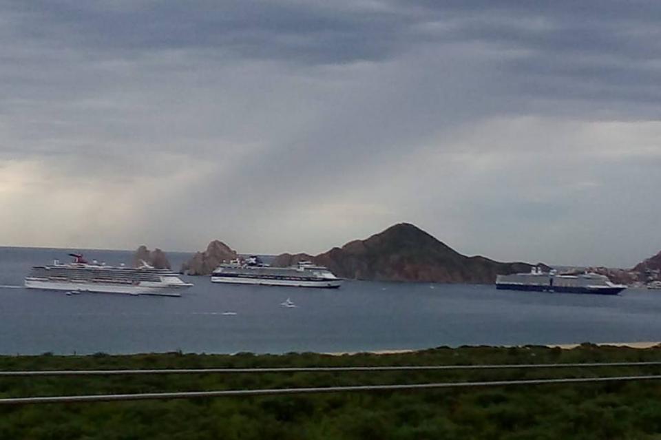 New Project - 2019-11-11T125623.572 Arriban 3 cruceros a la bahía con alrededor de 8 mil 500 pasajeros