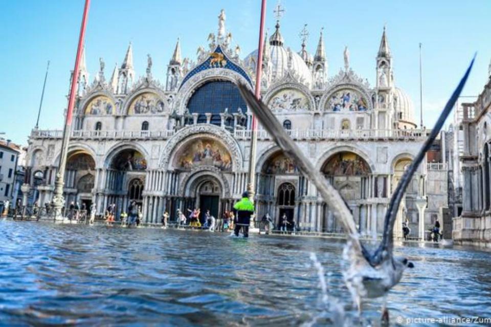 New Project - 2019-11-14T135926.871 Estado de emergencia en Venecia y primeras ayudas tras marea alta