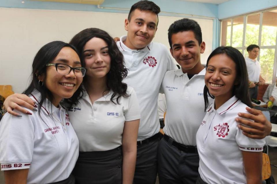 New Project - 2019-11-24T134750.785 Apoya gobierno con becas a 19 mil alumnos de todos los niveles educativos en BCS