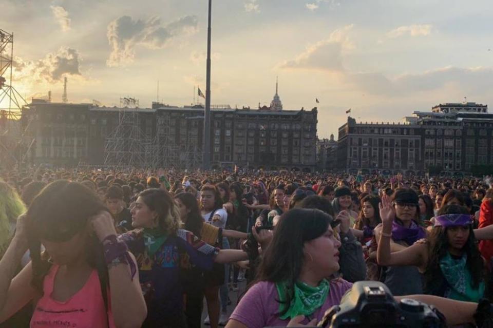 New Project - 2019-11-29T185026.070 Montan en Zócalo performance 'Un violador en tu camino'