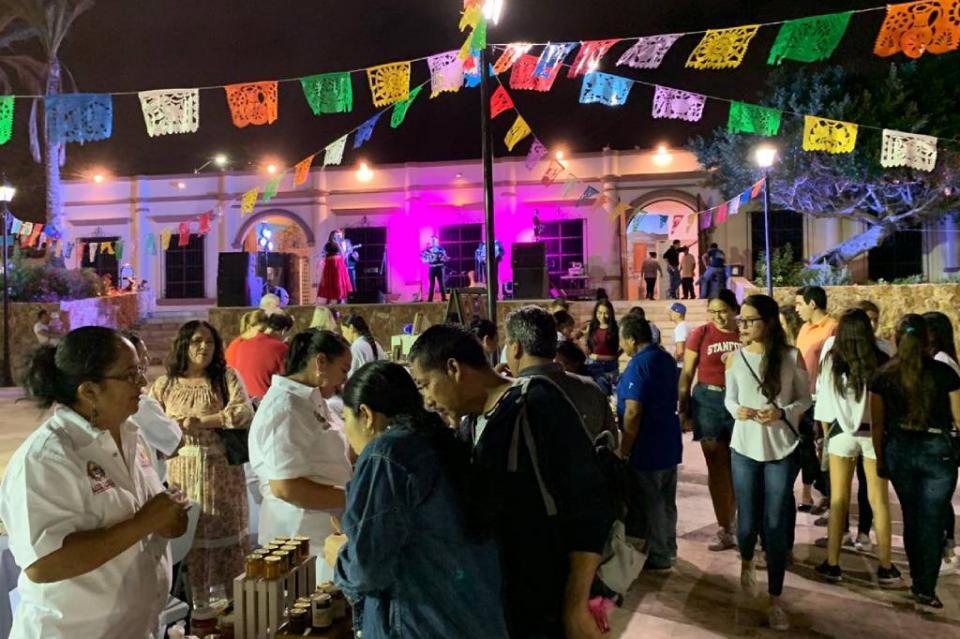 New Project - 2019-11-29T210625.603 Vamos a disfrutar del folclor, comida y cultura en "Viva mi Plaza" en la Amelia Wilkes en CSL