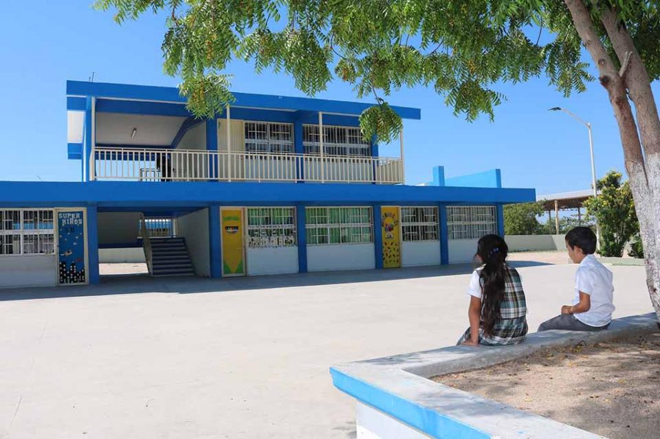 Mejora gobierno estatal el 80 por ciento de escuelas de BCS Propone Concanaco Servytur calendario escolar para conservar puentes