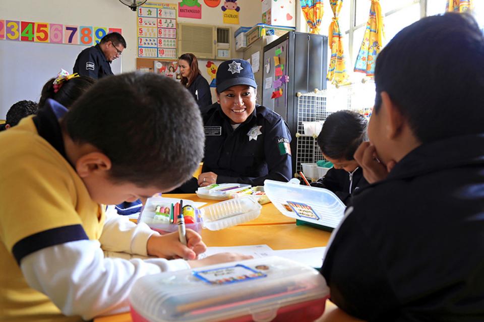 Grandes avances en materia de seguridad, tiene el Gobierno Municipal en la delegación de Santiago Los Cabos BCS., 12nov. (Gobierno Municipal). – Uno de los principales compromisos de la XIII Administración que preside Armida Castro Guzmán, es aseg… Grandes avances en materia de seguridad, tiene el Gobierno Municipal en la delegación de Santiago