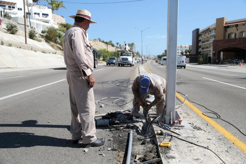 02 Servicios Públicos continúa con la rehabilitación de alumbrado sobre la carretera y colonias del municipio.jpg4 Servicios Públicos continúa con la rehabilitación de alumbrado sobre la carretera y colonias del municipio
